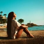 La energía que nos acompaña hoy invita a realizar algo que parece sencillo, pero que en realidad requiere sabiduría, paciencia y madurez emocional: escuchar antes de responder.