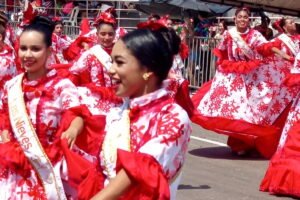El color rojo simboliza energía, valentía y pasión, impulsando decisiones conscientes y bienestar emocional mediante la acción reflexiva.